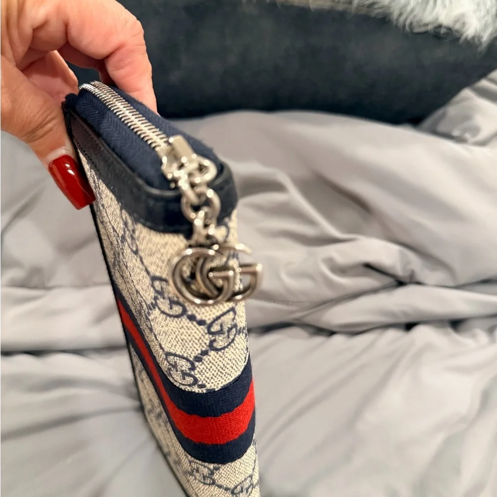 Gucci Beige and Navy Wallet with Red Accent - Picture 4 of 8